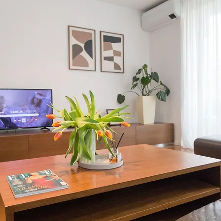 Appartement Centre Jakubovo, 5min Walk To Nivy Station, 12min Drive From Airport *