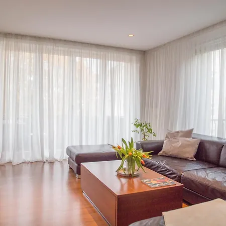 Centre Jakubovo, 5min Walk To Nivy Station, 12min Drive From Airport Appartement