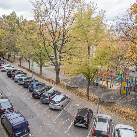 Centre Jakubovo, 5min Walk To Nivy Station, 12min Drive From Airport * Bratysława