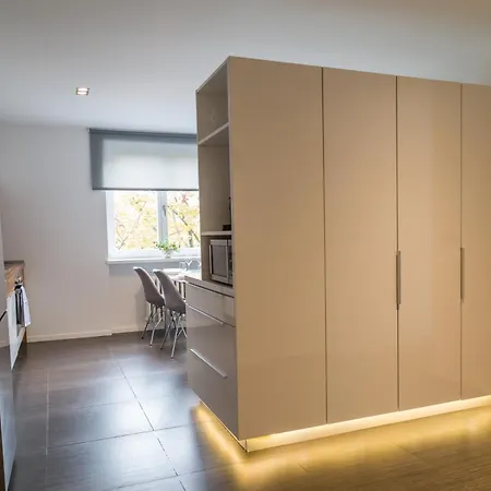 Centre Jakubovo, 5min Walk To Nivy Station, 12min Drive From Airport Apartament