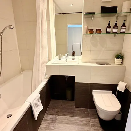 Centre Jakubovo, 5min Walk To Nivy Station, 12min Drive From Airport Apartment