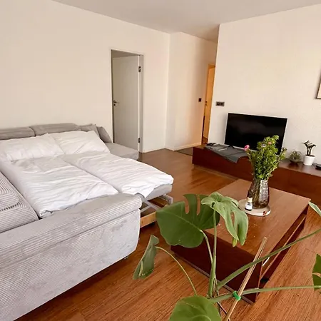 Apartment Centre Jakubovo, 5min Walk To Nivy Station, 12min Drive From Airport