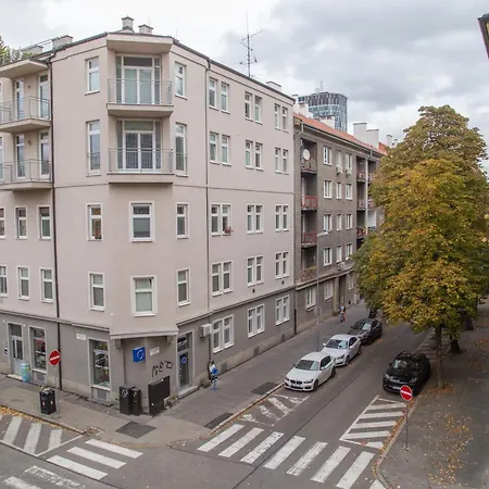 Appartement Centre Jakubovo, 5min Walk To Nivy Station, 12min Drive From Airport *