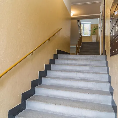 Centre Jakubovo, 5min Walk To Nivy Station, 12min Drive From Airport Appartement *