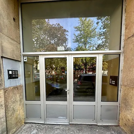 Centre Jakubovo, 5min Walk To Nivy Station, 12min Drive From Airport Apartment Bratislava